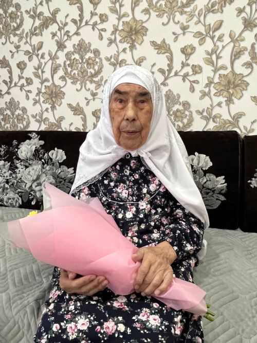 Күкшел авылыннан Миннегөл Шакирова 95 яшьлеген билгеләп үтте