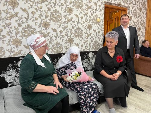 Күкшел авылыннан Миннегөл Шакирова 95 яшьлеген билгеләп үтте