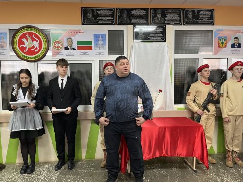 Кукмара районында мемориаль такталар ачылды, Җиңү паркында митинг узды