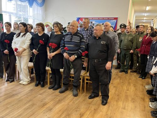 Кукмара районында мемориаль такталар ачылды, Җиңү паркында митинг узды
