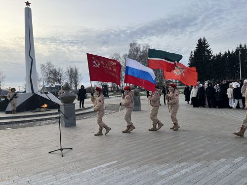 Кукмара районында мемориаль такталар ачылды, Җиңү паркында митинг узды