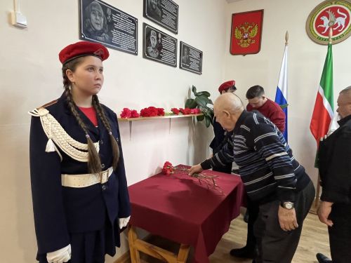 Кукмара районында мемориаль такталар ачылды, Җиңү паркында митинг узды