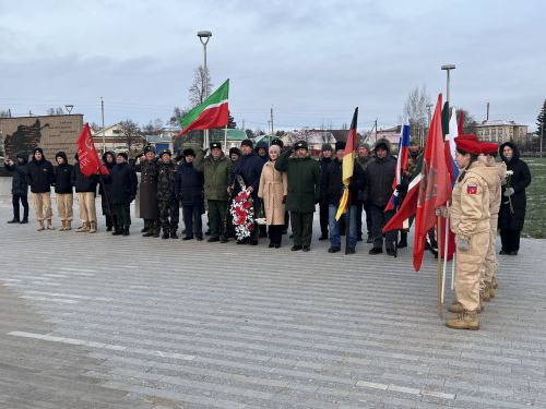Кукмара районында мемориаль такталар ачылды, Җиңү паркында митинг узды