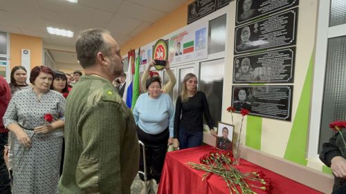 Кукмара районында мемориаль такталар ачылды, Җиңү паркында митинг узды