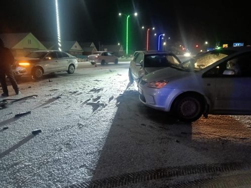 В Кукморе произошла авария с участием трех машин