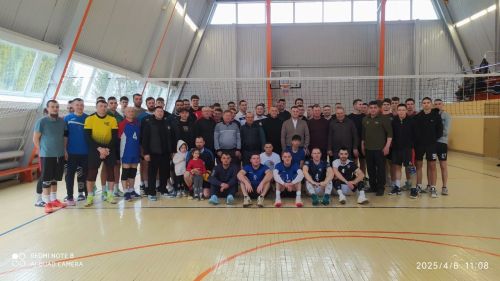 Янил төбәгендә яшәүчеләр арасында волейбол элек-электән иң яраткан спорт төрләренең берсе