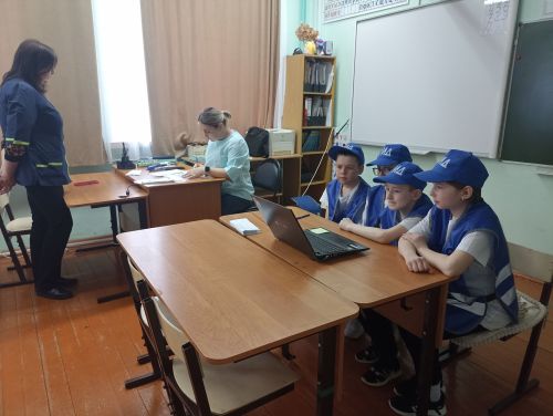 В Кукморе школьные отряды ЮИД состязались в  районном этапе республиканского конкурса «Безопасное колесо»