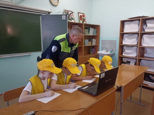 В Кукморе школьные отряды ЮИД состязались в  районном этапе республиканского конкурса «Безопасное колесо»