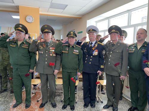 Махсус хәрби операциядә һәлак булган геройлар истәлегенә Кукмараның 4нче урта мәктәптә мемориаль такталар һәм Герой партасы ачылды