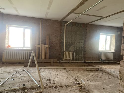 Вахит авылындагы “Яшь тамашачы театры” бинасында капиталь төзекләндерү эшләре башланган