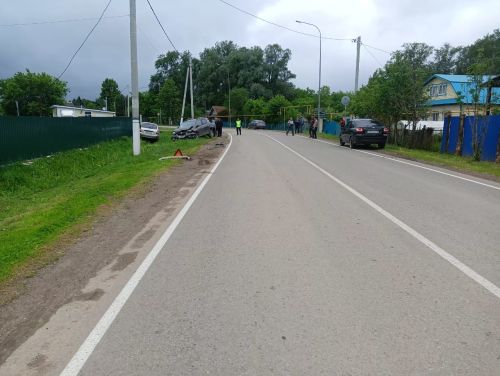 В Кукморском районе водитель легковушки въехала в припаркованный автомобиль
