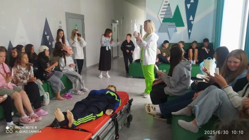 Кукмараның «Нараткай» лагерында балаларга беренче ашыгыч ярдәм күрсәтү күнекмәләрен өйрәттеләр