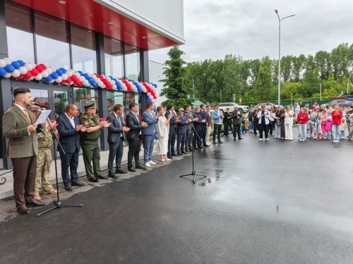 Ринат Садыйков Зур Кукмарада төзекләндерелгән «Ялкын» яшьләр үзәге ачты