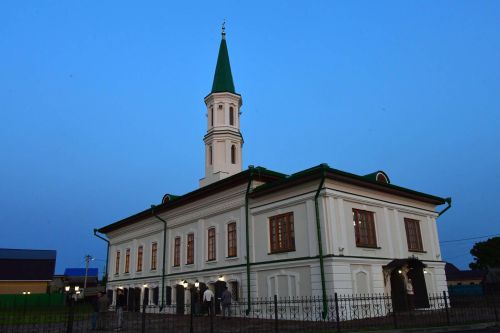 Татарстан Республикасы Рәисе Корбан гаете намазын Мәчкәрәнең Беренче Җәмигъ мәчетендә укыды