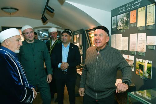 Татарстан Республикасы Рәисе Корбан гаете намазын Мәчкәрәнең Беренче Җәмигъ мәчетендә укыды