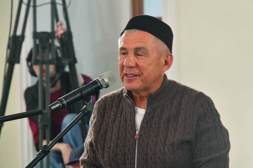 Татарстан Республикасы Рәисе Корбан гаете намазын Мәчкәрәнең Беренче Җәмигъ мәчетендә укыды