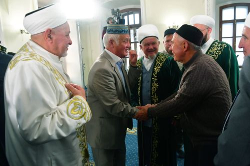 Татарстан Республикасы Рәисе Корбан гаете намазын Мәчкәрәнең Беренче Җәмигъ мәчетендә укыды