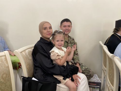 Район башлыгы Сергей Димитриев  район ЗАГС бүлегендә махсус хәрби операциядә катнашучы ир-егетләр белән очрашты