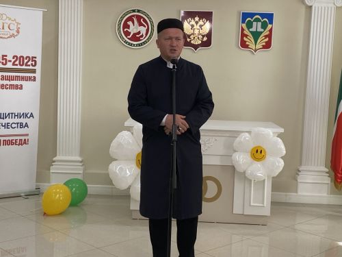 Район башлыгы Сергей Димитриев  район ЗАГС бүлегендә махсус хәрби операциядә катнашучы ир-егетләр белән очрашты