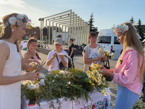 Гаилә - тормышның нигезе: Кукмараның Комсомол мәйданында бәйрәм чарасы узды