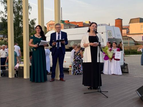 Гаилә - тормышның нигезе: Кукмараның Комсомол мәйданында бәйрәм чарасы узды