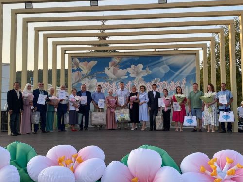Гаилә - тормышның нигезе: Кукмараның Комсомол мәйданында бәйрәм чарасы узды