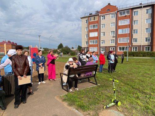 Гафиятуллин урамында «Дус күршеләр» дигән  ишегалды бәйрәме узды