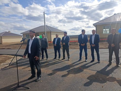 Кукмара районының Камышлы авылында төзелгән яңа йортлардан ачкычлар ияләренә тапшырылды
