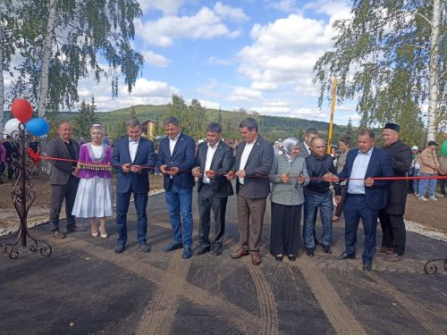 Кукмара районының Камышлы авылында төзелгән яңа йортлардан ачкычлар ияләренә тапшырылды
