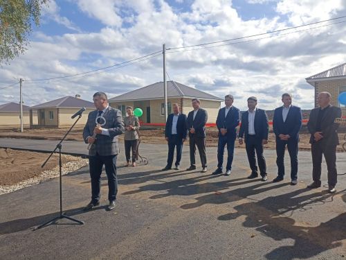 Кукмара районының Камышлы авылында төзелгән яңа йортлардан ачкычлар ияләренә тапшырылды