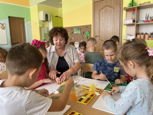 Балаларга җылы сүз, ихлас күңел: Кукмарадан Сания Хәбибуллина 40 ел «Кыңгырау» балалар бакчасында хезмәт куя
