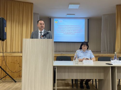 В Кукморе провели круглый стол по профилактике безопасности несовершеннолетних на дорогах и борьбы с экстремизмом