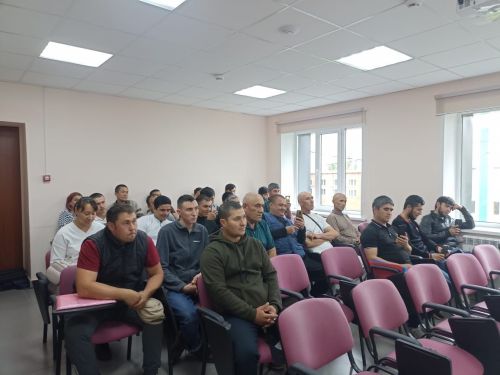 Кукмара үзәк китапханәсендә чит ил гражданнары белән очрашу узды