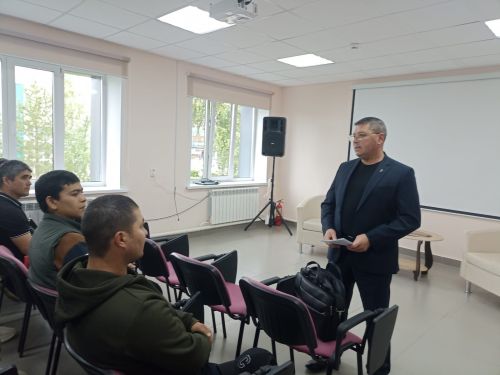 Кукмара үзәк китапханәсендә чит ил гражданнары белән очрашу узды