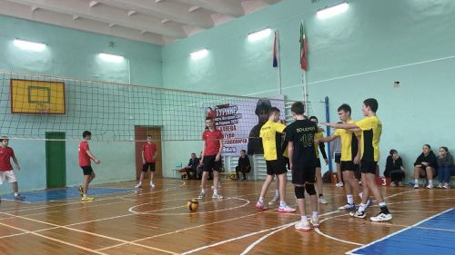 Герой рухы җиңүләргә илһам бирә: Янил мәктәбендә Артур Баляев истәлегенә волейбол турниры оештырылды