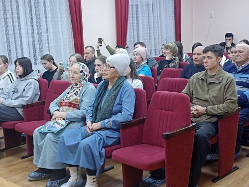 Кукмара балалар музыка мәктәбендә «Җиңүгә ышанабыз» дип исемләнгән хәйрия концерты узды