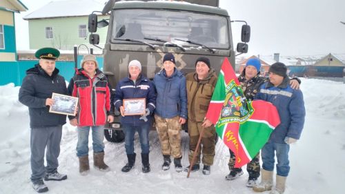 Кукмаралылар махсус хәрби операция зонасына бер КамАЗ машинасы төзелеш материаллары һәм кирәк-яраклар озатты