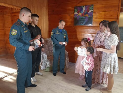 Төтенне сизә, хәвефне кисәтә: Байлангардан күпбалалы гаилә йортына янгын чыгу турында хәбәр бирүче җайланма урнаштырылды