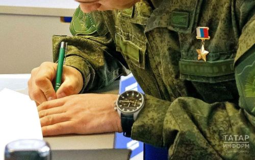 Татарстанда контрактниклар өчен бер тапкыр бирелә торган түләүләр 2,9 миллион сумга арттырылды