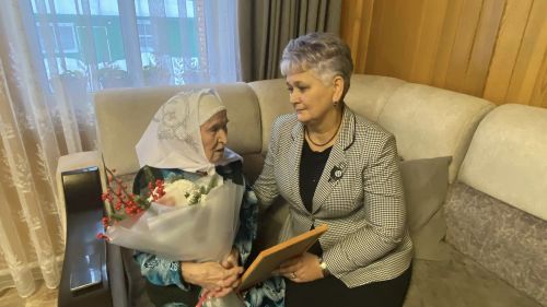 Сазтамак авылыннан Илһамия Шаһиәхмәтова үзенең 90 яшен билгеләп үтте