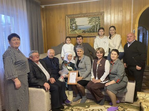 Сазтамак авылыннан Илһамия Шаһиәхмәтова үзенең 90 яшен билгеләп үтте