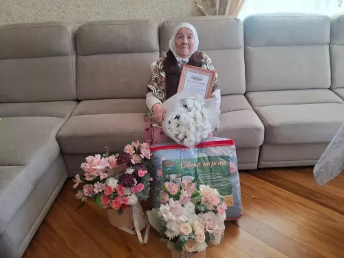 Гомер юлы — хезмәт һәм сабырлык үрнәге: Зур Кукмарадан Дамира Сәлмәнова 90 яшен билгеләп үтә