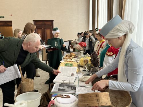 Кукмарада «Гаилә тарихында гасырлар кайтавазы — Тарихта без эзлебез» исемле республика шәҗәрә фестиваленең муниципаль этабы узды
