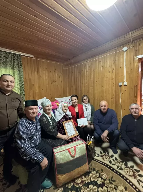 Кукмара районында яшәүче, 98 яшен каршы алган Мәдехия Газизова: Кая барсагыз да, «әвтәрит» кирәк