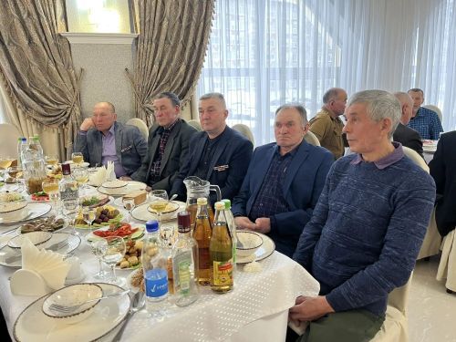 Кукмарада әфганчылар очрашты