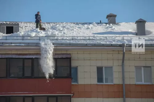 Татарстан Рәисе бина түбәләрен карап тоту контролен көчәйтергә кушты