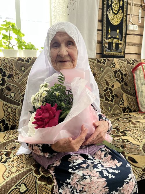 Әсән-Елга авылында яшәүче тыл ветераны Галия Гафарова 95 яшьлек юбилеен билгеләп үтә