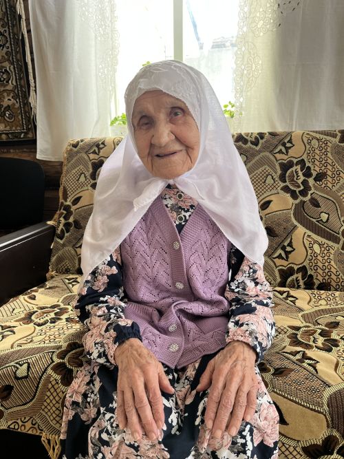 Әсән-Елга авылында яшәүче тыл ветераны Галия Гафарова 95 яшьлек юбилеен билгеләп үтә