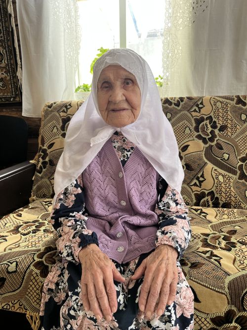 Әсән-Елга авылында яшәүче тыл ветераны Галия Гафарова 95 яшьлек юбилеен билгеләп үтә
