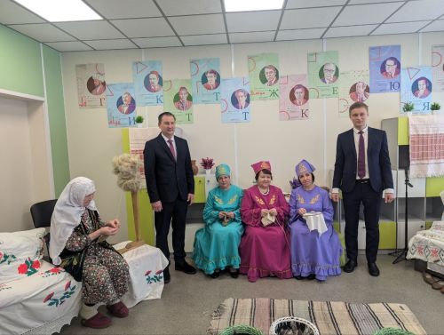 Ядегәр мәктәбендә «Кукмара районының этномәдәни мозаикасы» дип аталган Халыклар дуслыгы парады узды